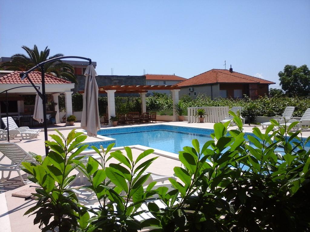 Apartments Zulim Traù Esterno foto